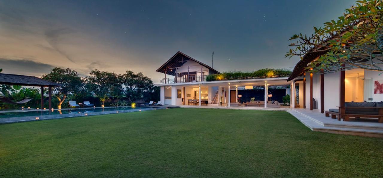 Villa Kavya - 8-Minute Walk From Berawa Beach Чангу Экстерьер фото